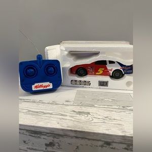 NEW Vintage 2004 Kellogg s Remote Control NASCAR #5 Car